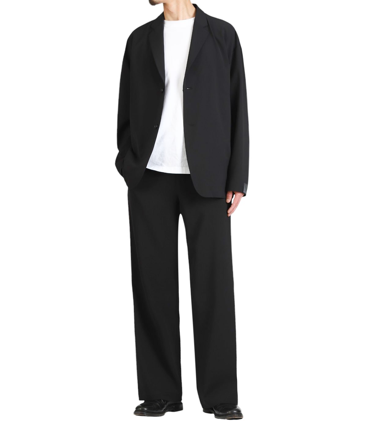 TOPS : TAILORED JACKET 2251-JK23-003 を着用